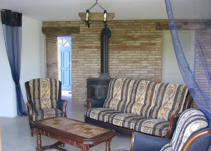 Dom wakacyjny Les Genets Valderois *